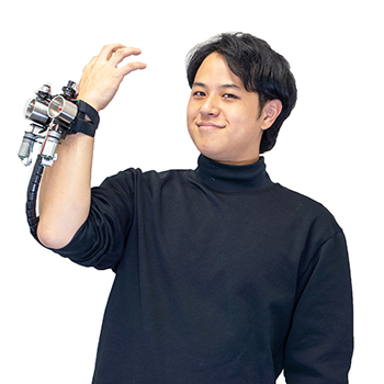 橋本 健 